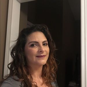 Meet your Posher, Ana